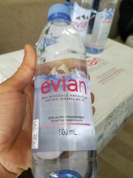 Nước Khoáng Evian 500ml nhập khẩu tại Hà Nội